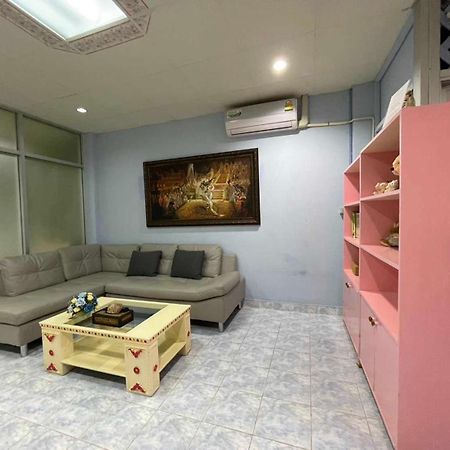 Oyo 75486 Anna Residence Jomtien Exterior foto
