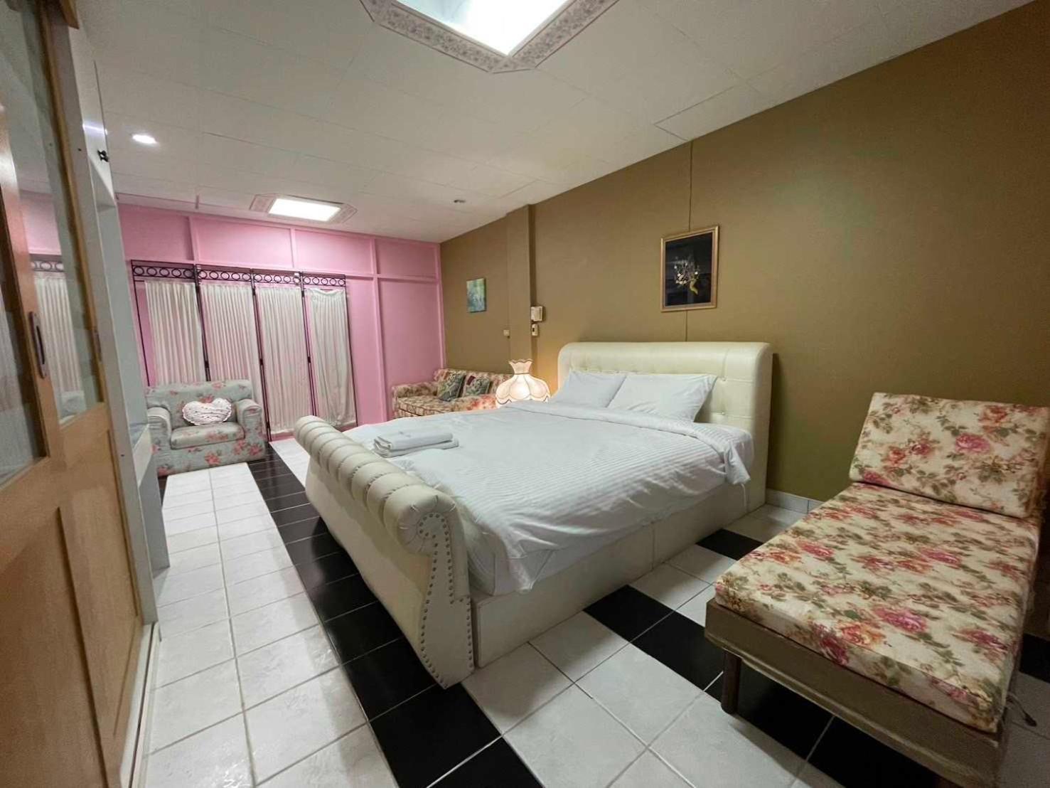 Oyo 75486 Anna Residence Jomtien Exterior foto