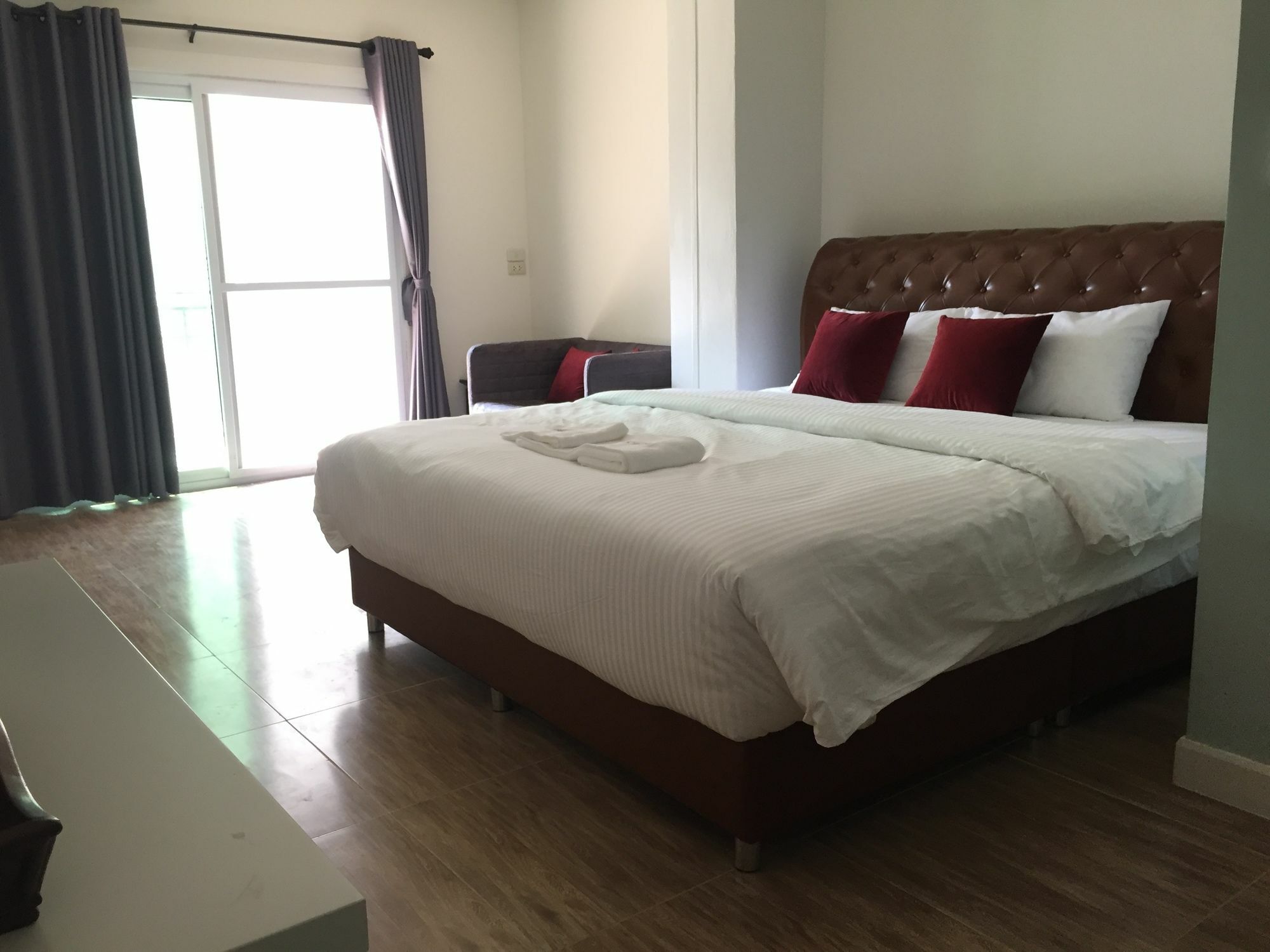 Oyo 75486 Anna Residence Jomtien Exterior foto